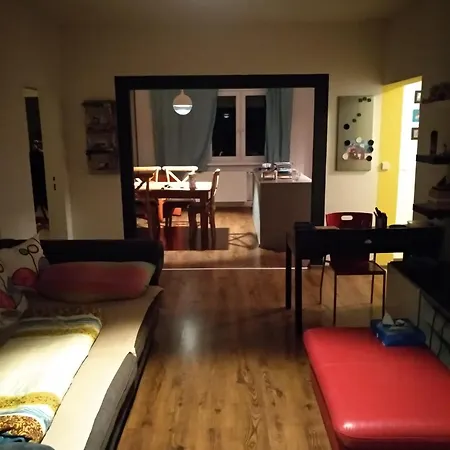 21 A 31 V Bytovem Dome Vhodne Pro Turistiku Po Okoli Nebo Pracovni Partu Lägenhet Psov